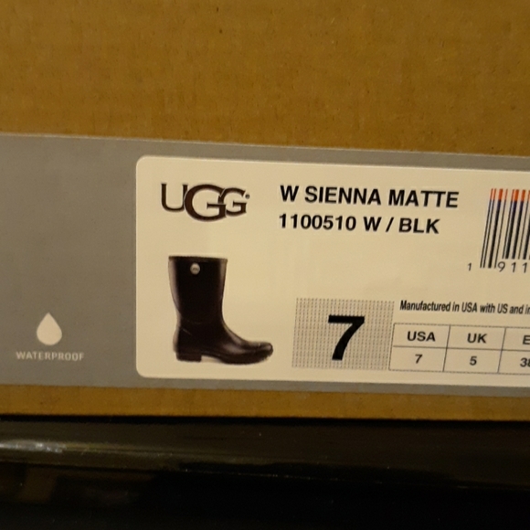 Ugg Rain Boots - Picture 4 of 4